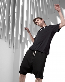 Monster Deessi醉步男