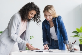 讨论文案的姐妹