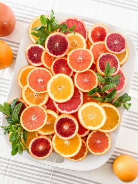丰富的脐橙与红柚水果