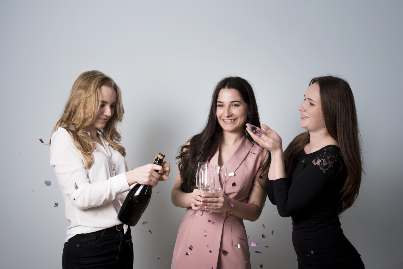 庆祝的姐妹图片