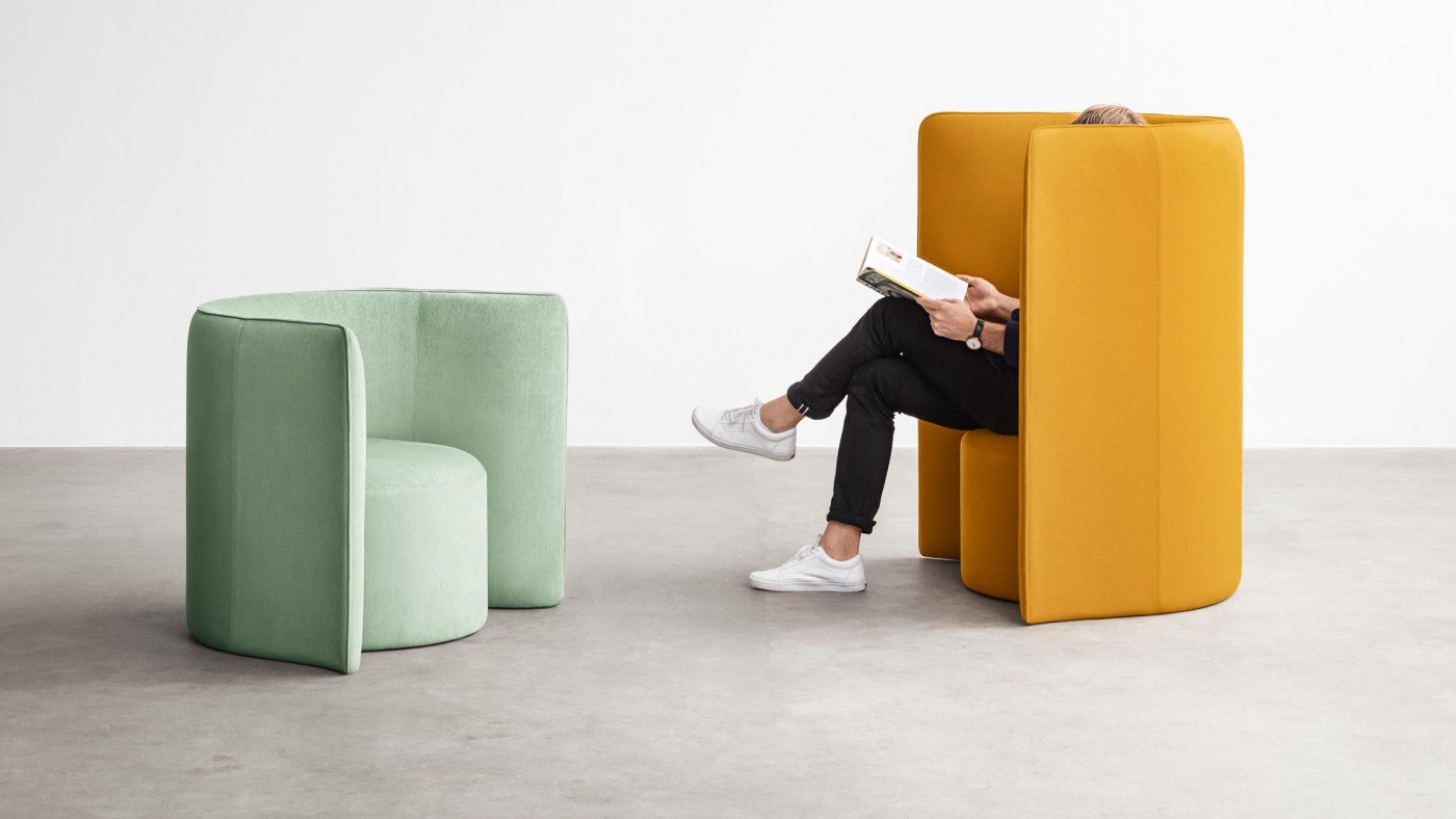 可在繁忙环境中提供庇护的椅子封面大图