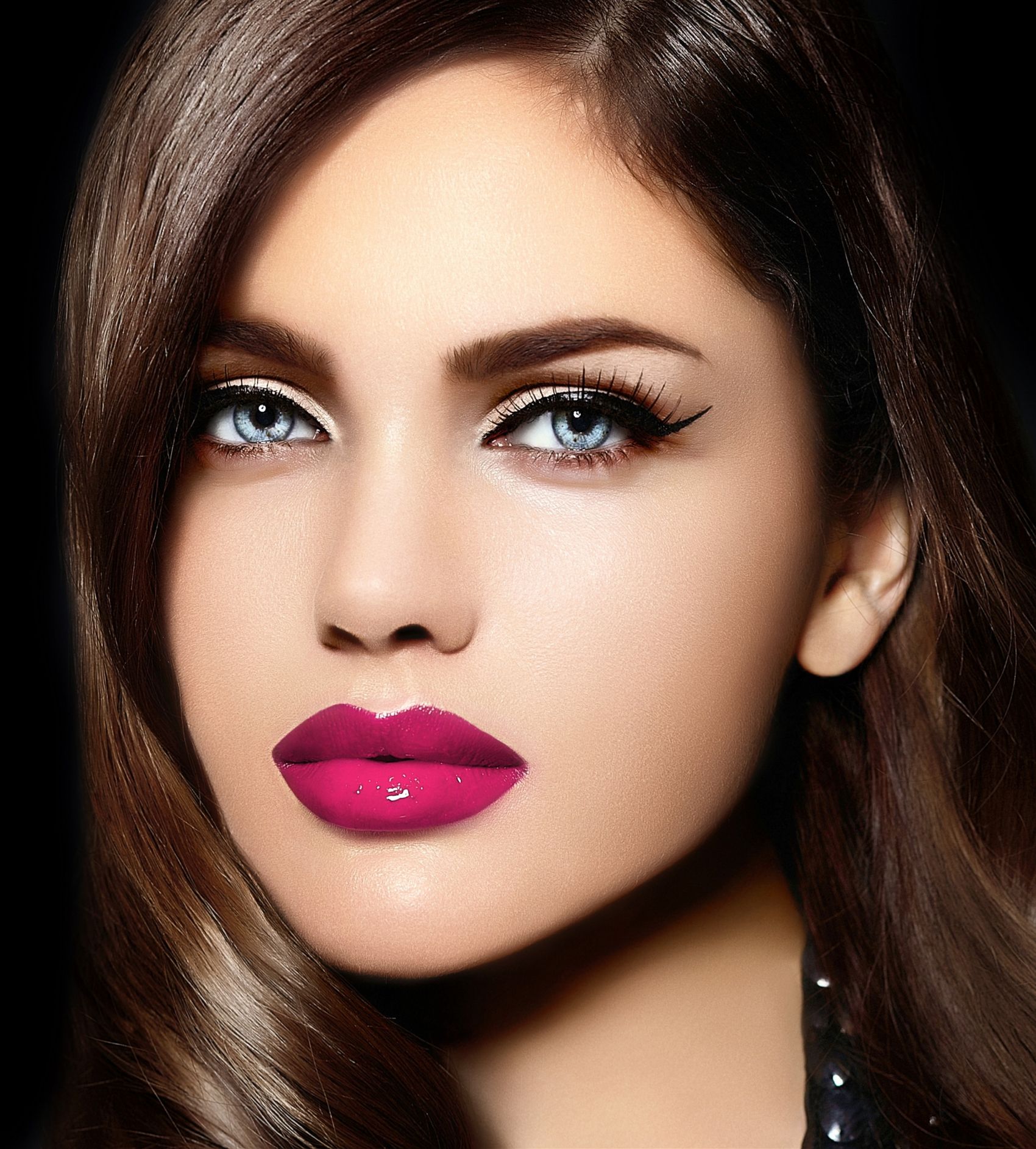 蓝眼护肤品女郎图片