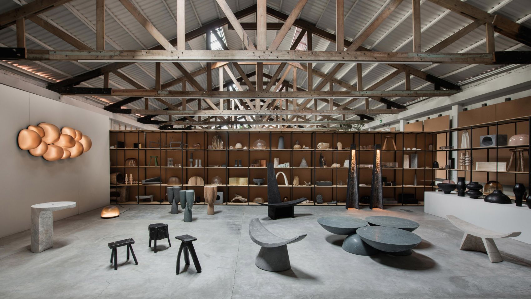 将舞厅变成北罗马的墨西哥城陈列室封面大图