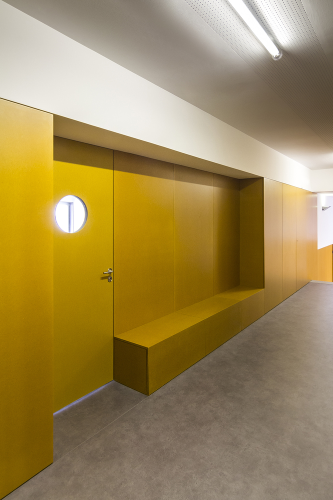 采用红砖建造的葡萄牙辛特拉学校---酷图编号1310252