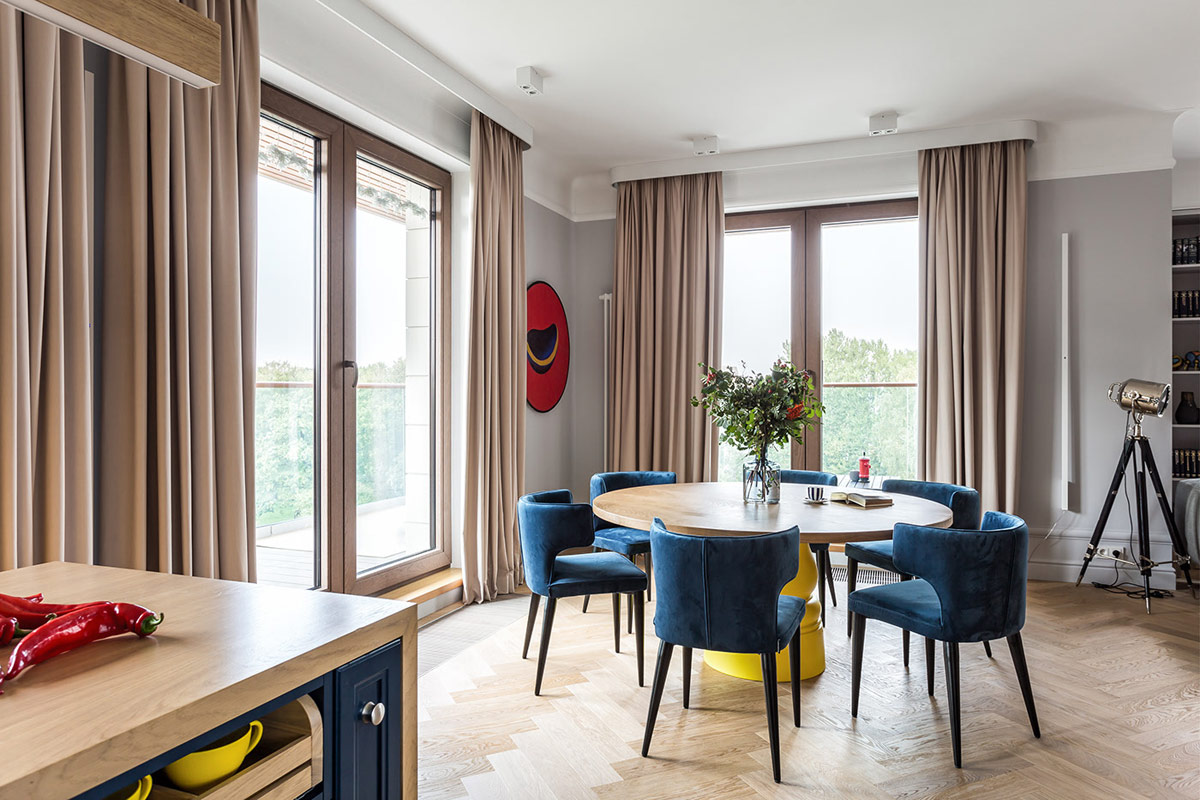 用蓝色和黄色装饰美化的房屋---酷图编号8