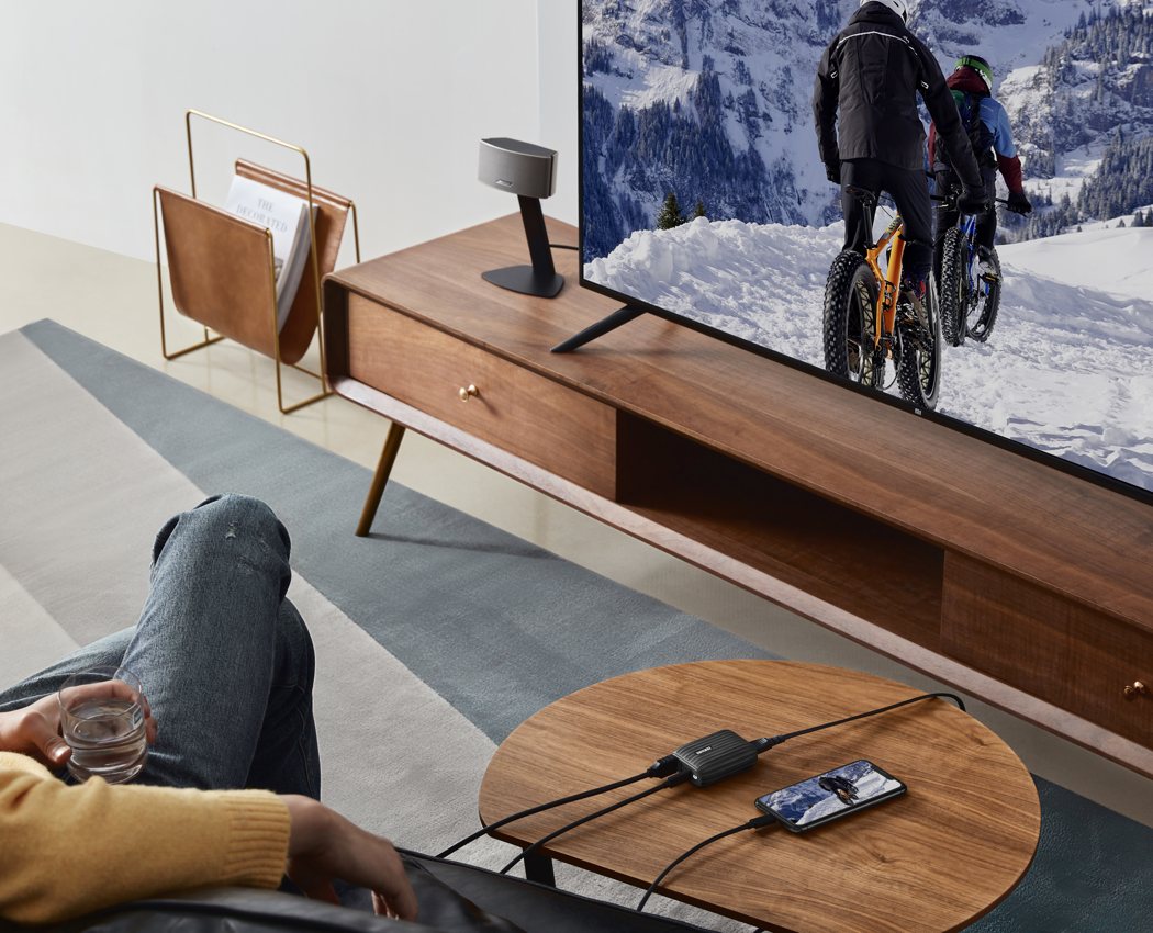 SuperHub-具有双PD卡大小的充电,数据和视频集线器---酷图编号9