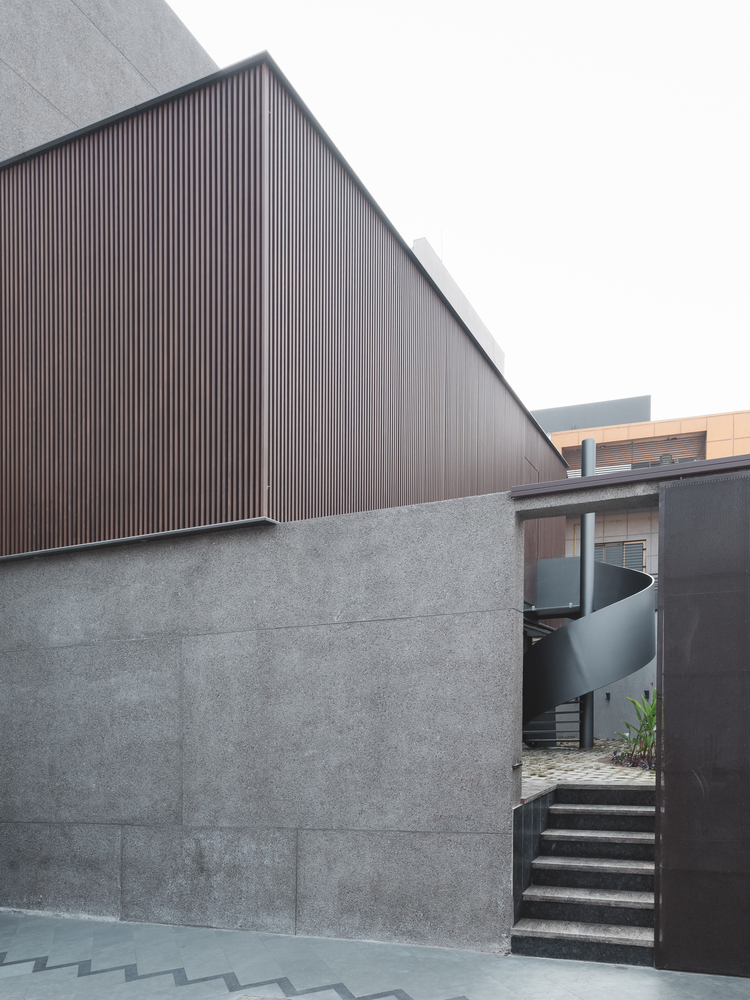 乡村与当代的碰撞-535平米的萨尔潘奇之家---酷图编号1311619