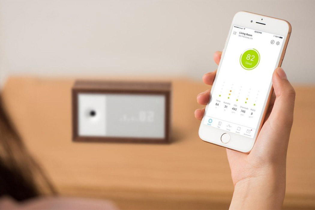 可追踪5个因素并建议对健康进行更改的空气质量监测仪---酷图编号1312251