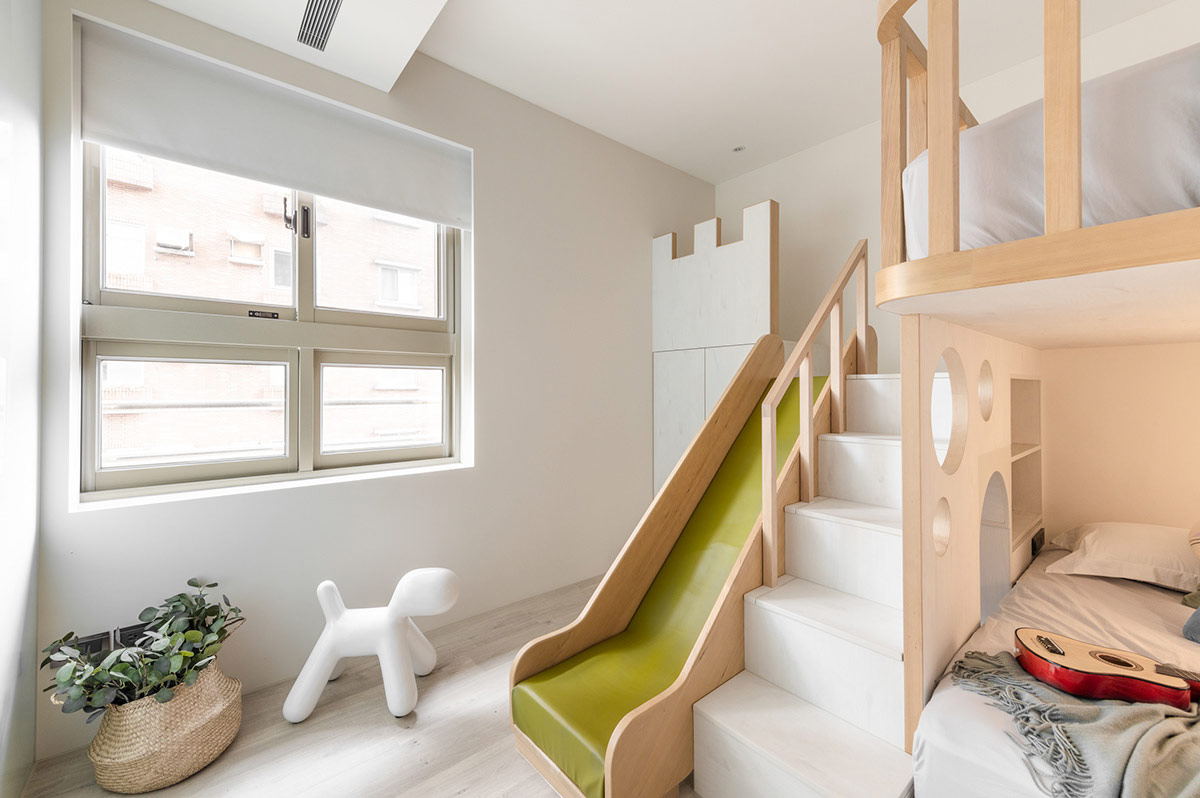 通过柔软的灰色,白色和天然木材装饰营造舒适感的室内设计---酷图编号10