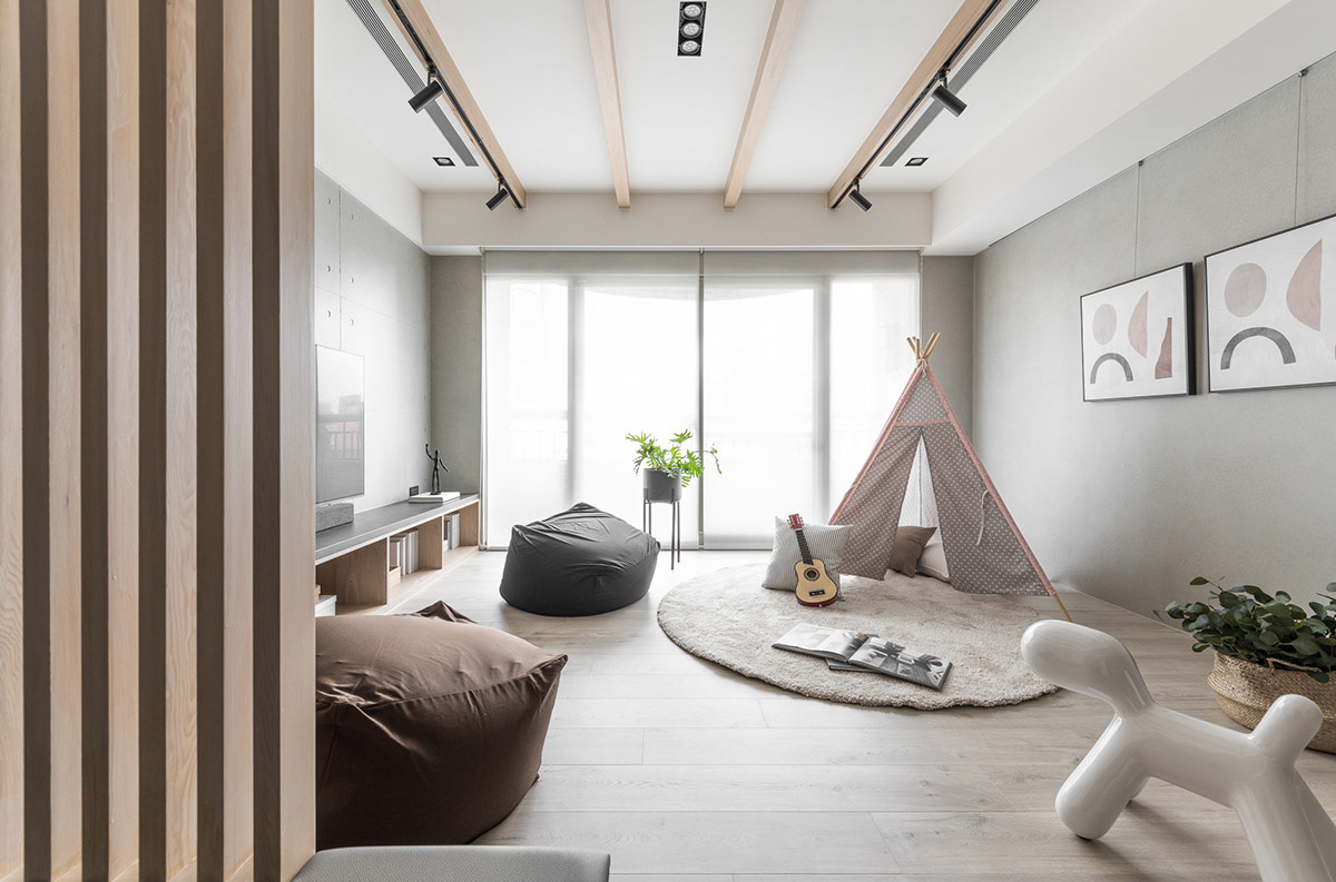通过柔软的灰色,白色和天然木材装饰营造舒适感的室内设计---酷图编号2