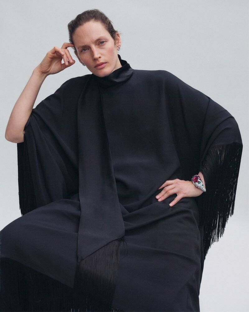 薇薇安·索拉里-Exit杂志-简约优雅的珠宝首饰风格---酷图编号5