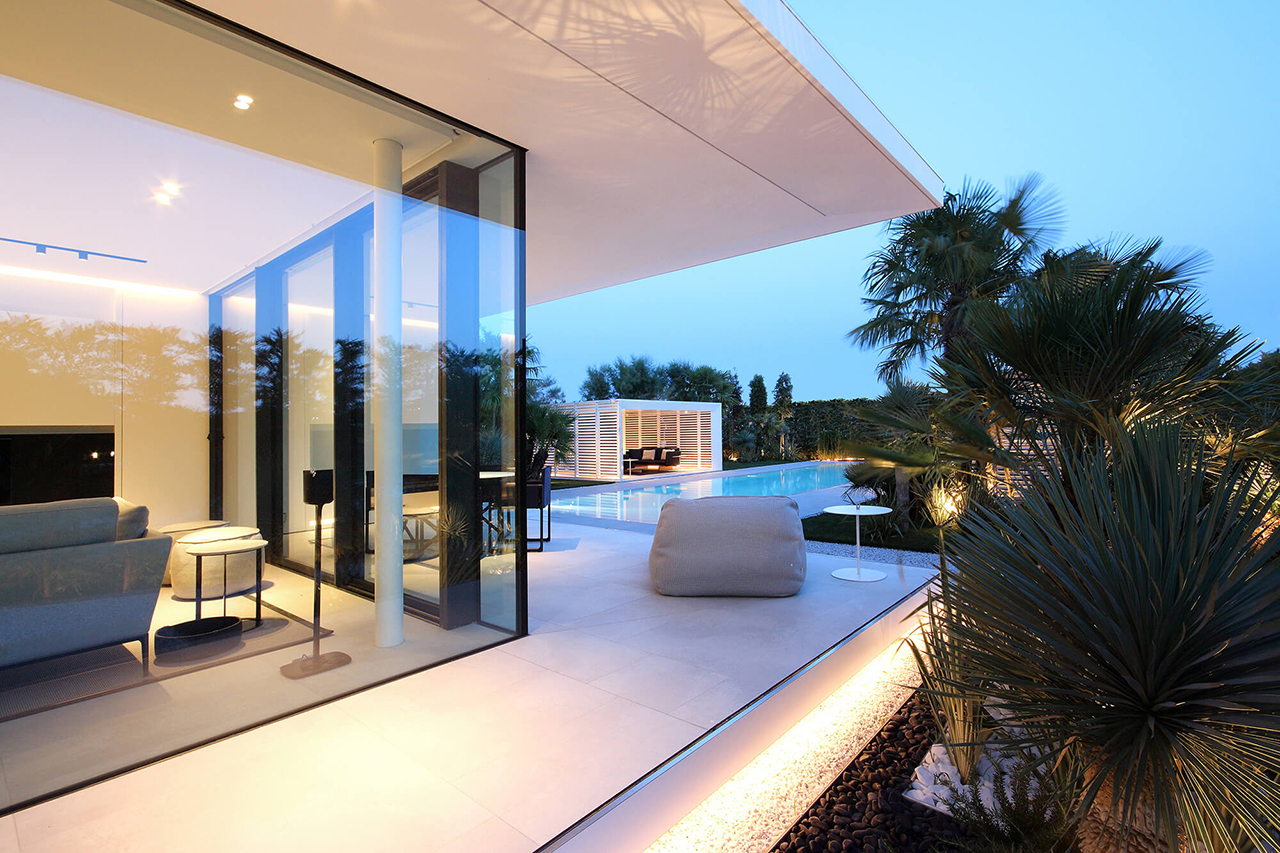 白色玻璃别墅建筑---酷图编号12