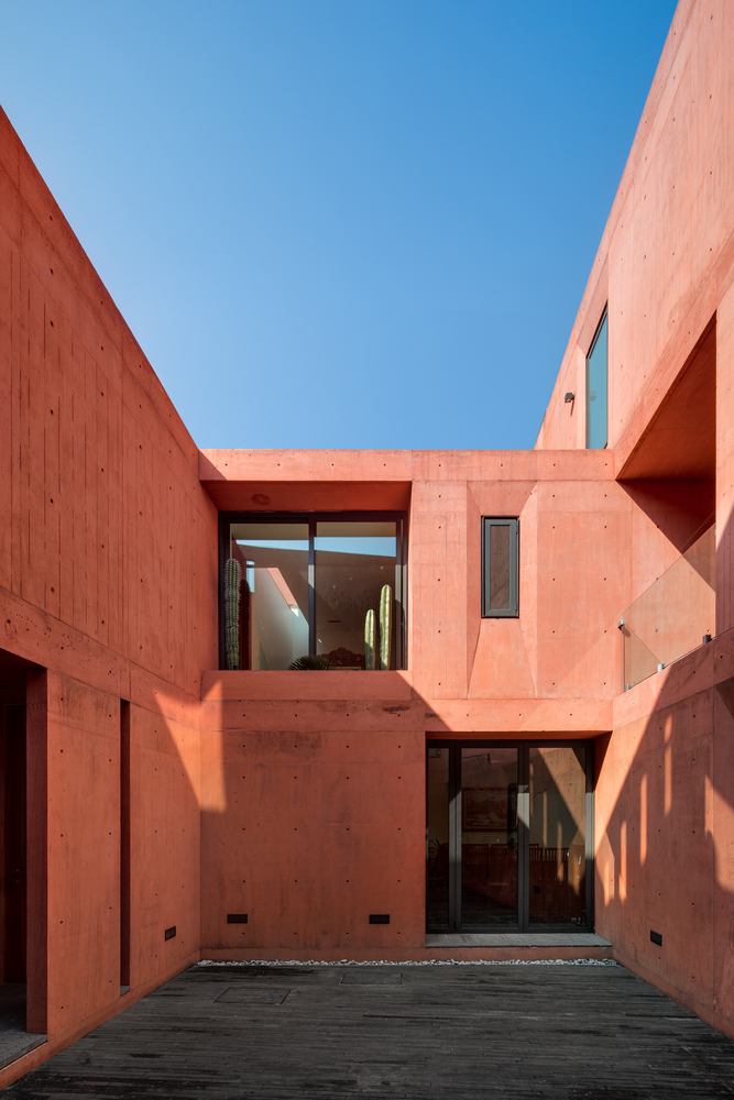 墨西哥550平米的红色混凝土别墅---酷图编号1319874