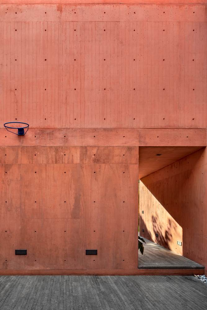 墨西哥550平米的红色混凝土别墅---酷图编号1319881