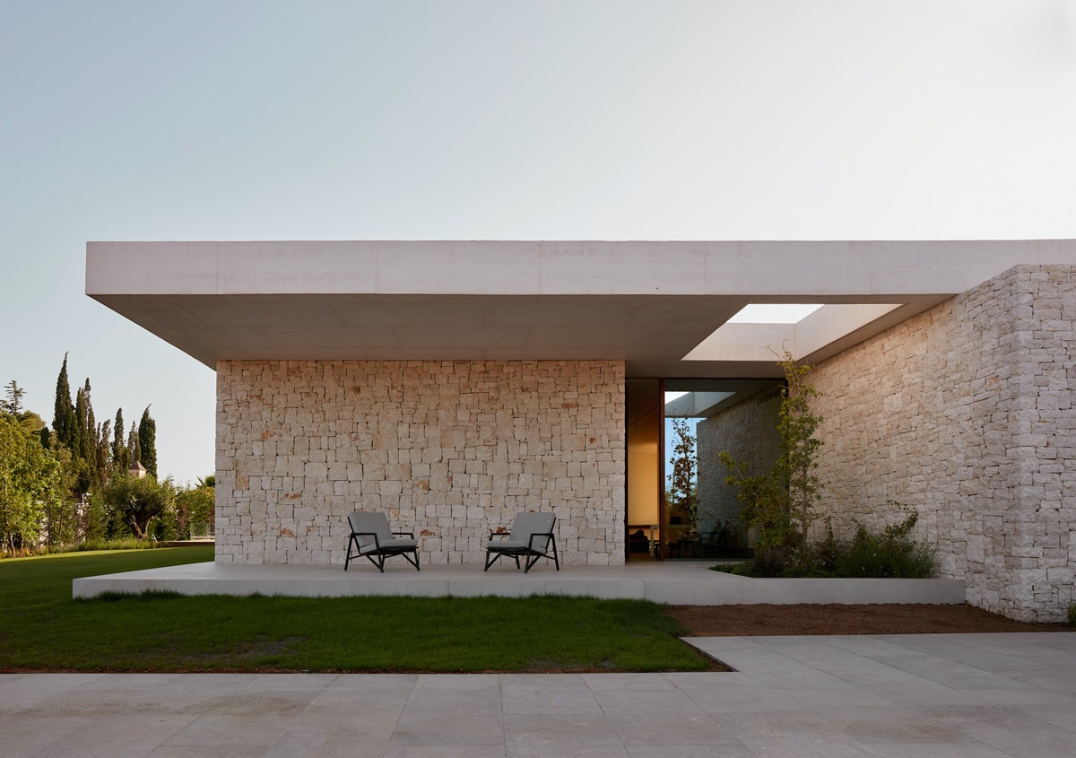 带庭院和游泳池的现代西班牙房屋---酷图编号25