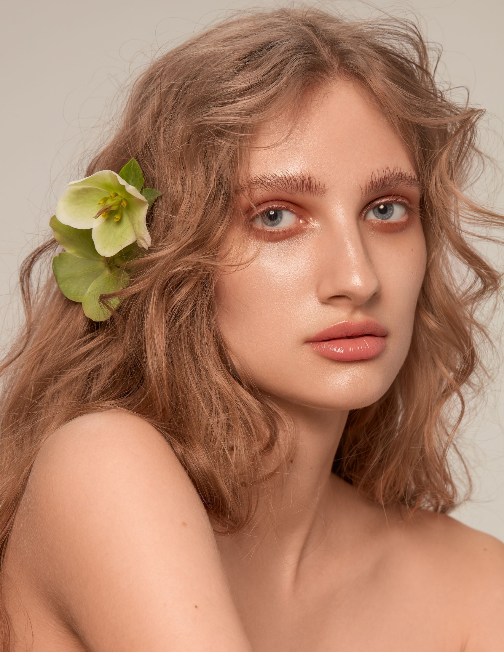 pogorela-门牙女郎图片