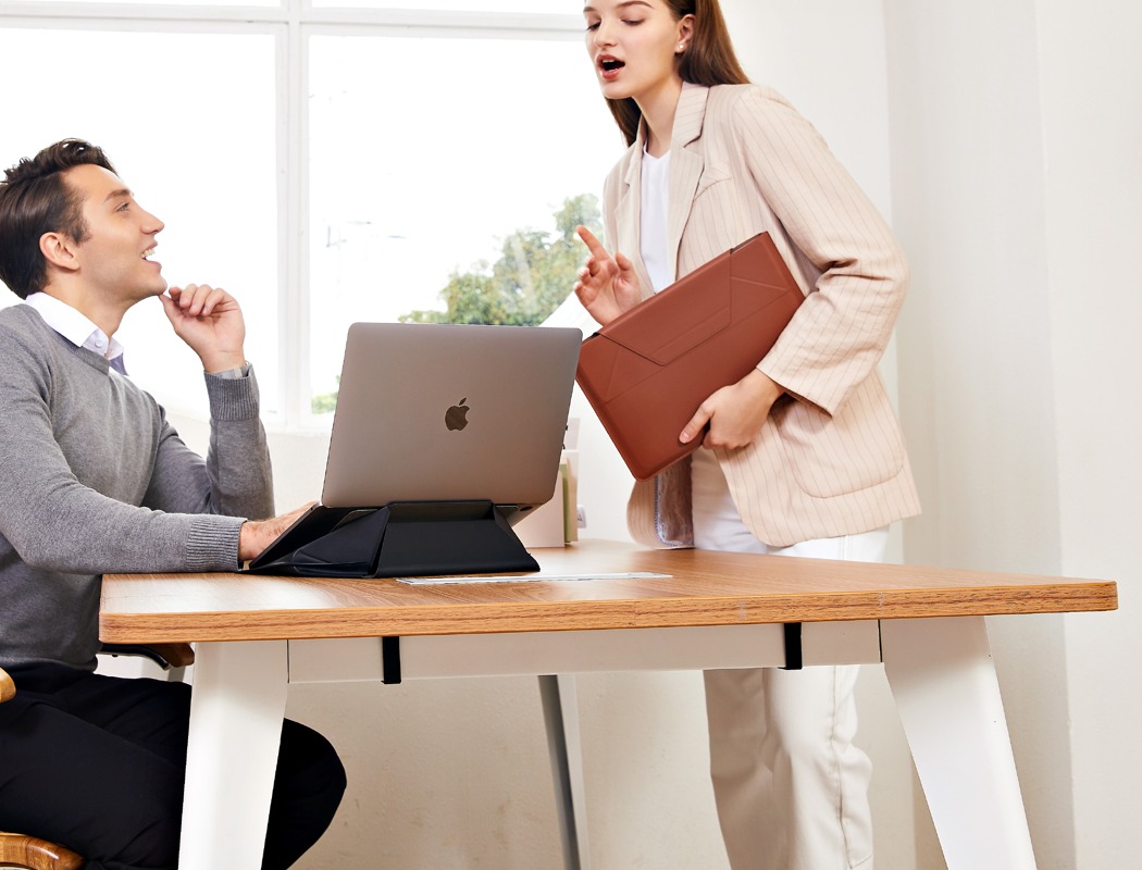 随身袖共有三种尺寸,从13英寸和13.3英寸到更大的16英寸,有4种令人难以置信的永恒颜色可供选择