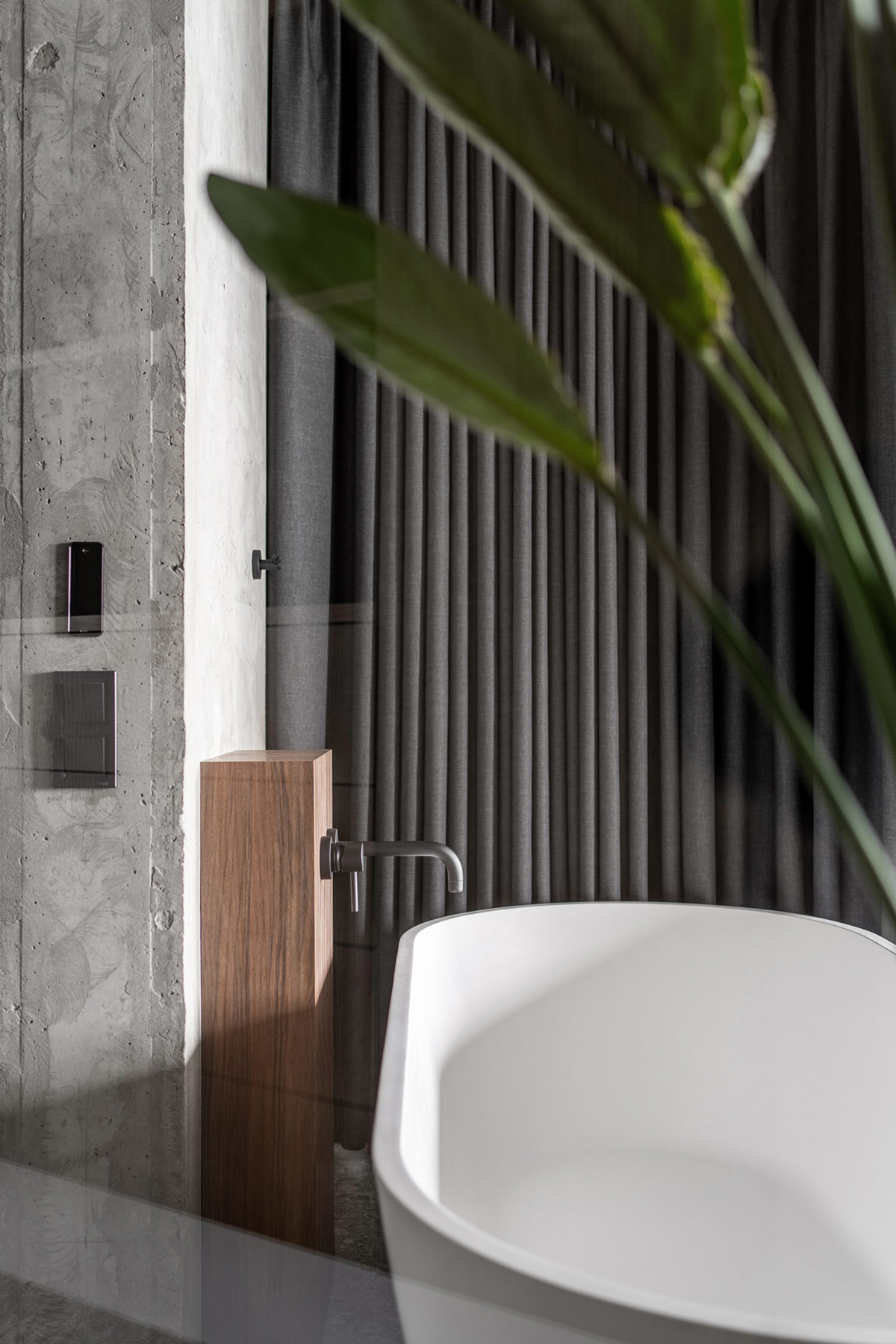 结合玻璃墙房间的混凝土单色内饰---酷图编号1324477