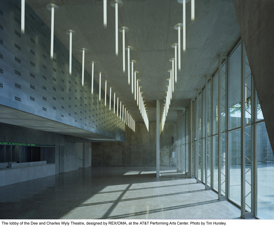 达拉斯剧院中心的改造设计面临几大挑战。首先,新剧院需要与其先前的剧院同样具有灵活布置舞台的特性。其次,新的场地不但要形式灵活,也要保证最低的运营成本。