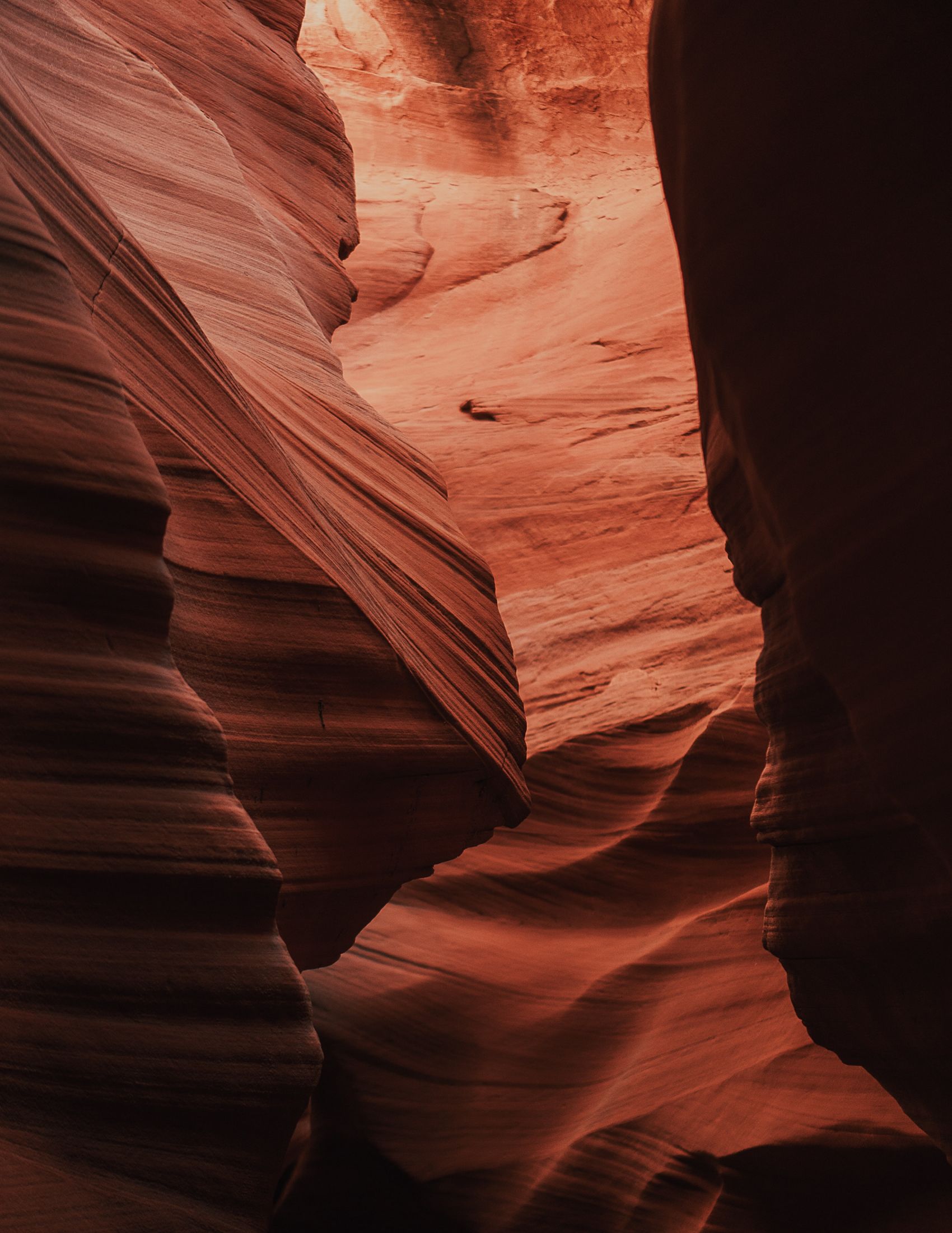 丹霞洞穴地貌图图片