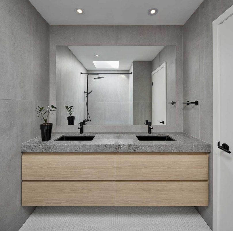 以天然材料为重点的多伦多简约住宅---酷图编号1329917