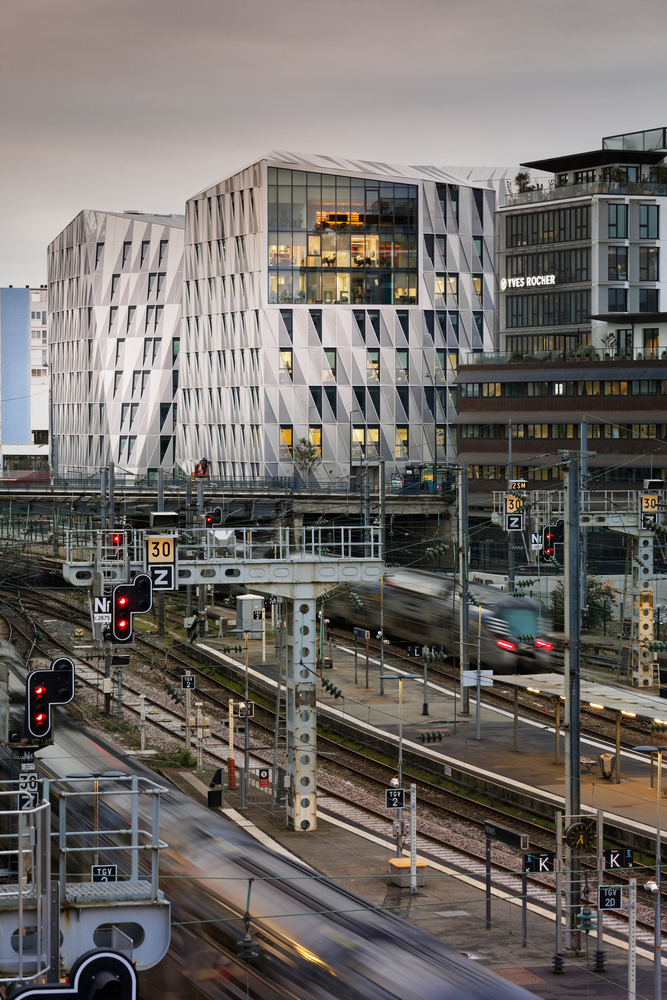 法国峡谷14000平米的三角菱形办公园区---酷图编号10