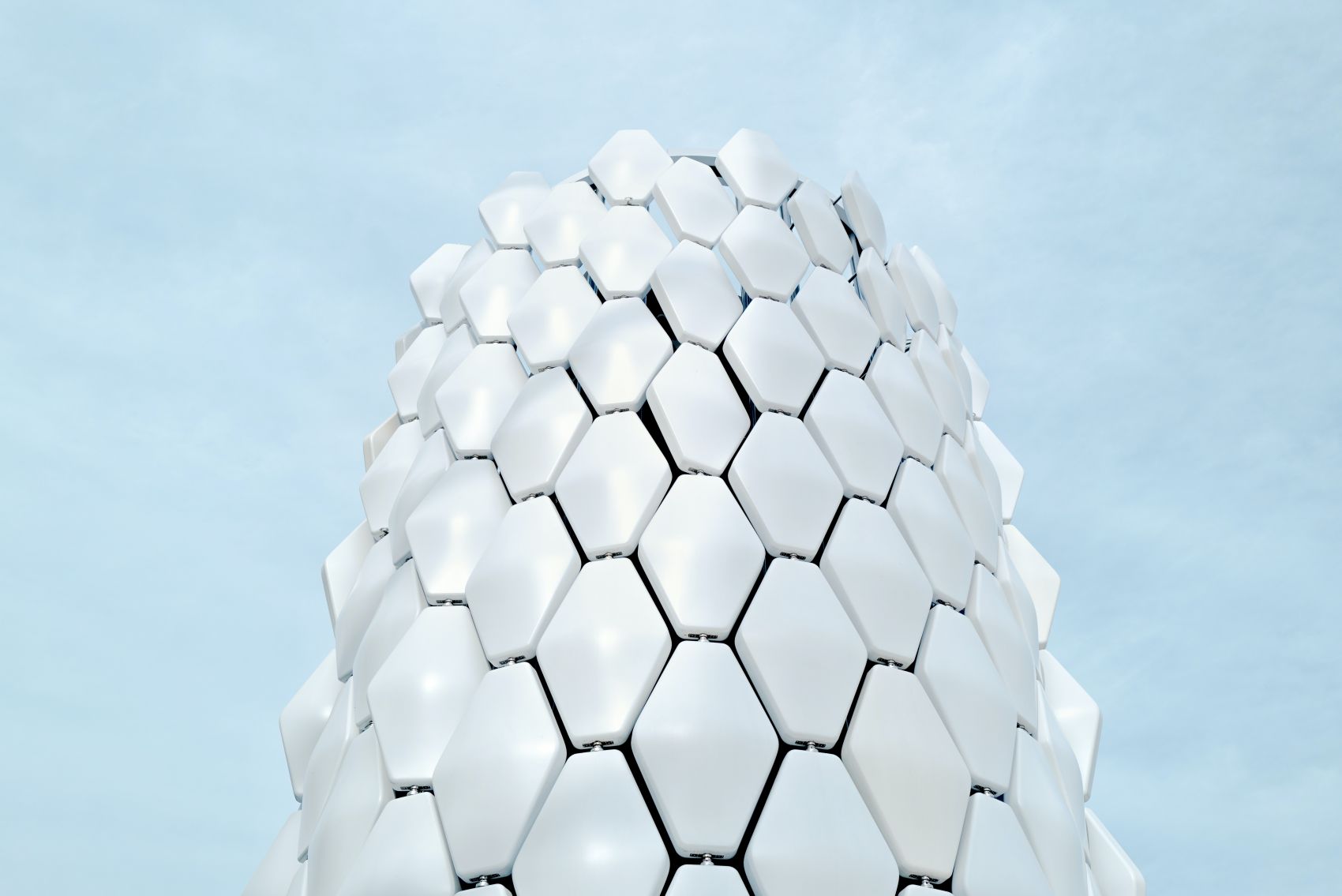 六边形蜂巢建筑外墙壁纸封面大图
