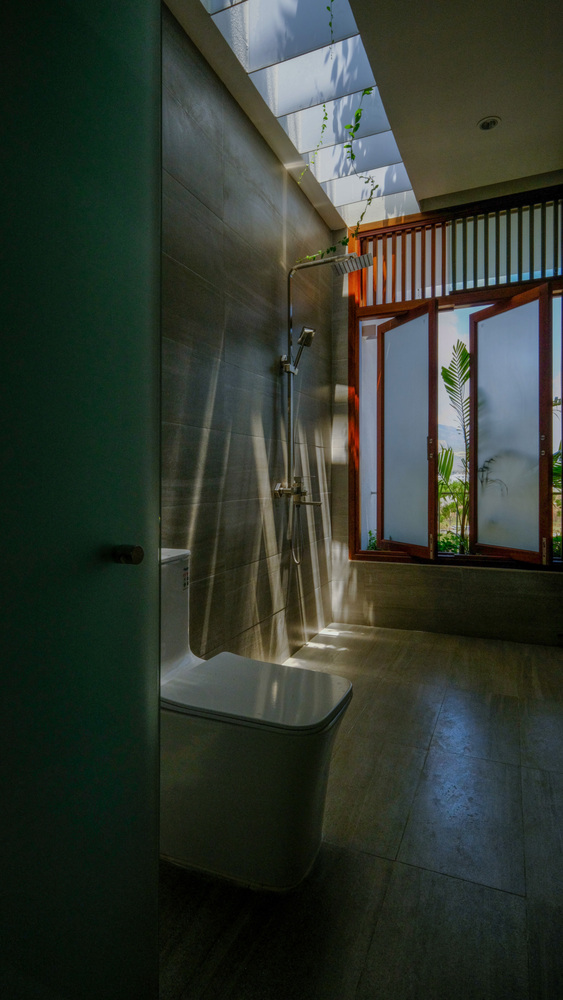 越南400平米的花园露台白色别墅---酷图编号1336674