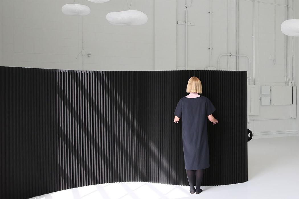 可灵活折叠成一本书厚度的木制房间隔板---酷图编号7