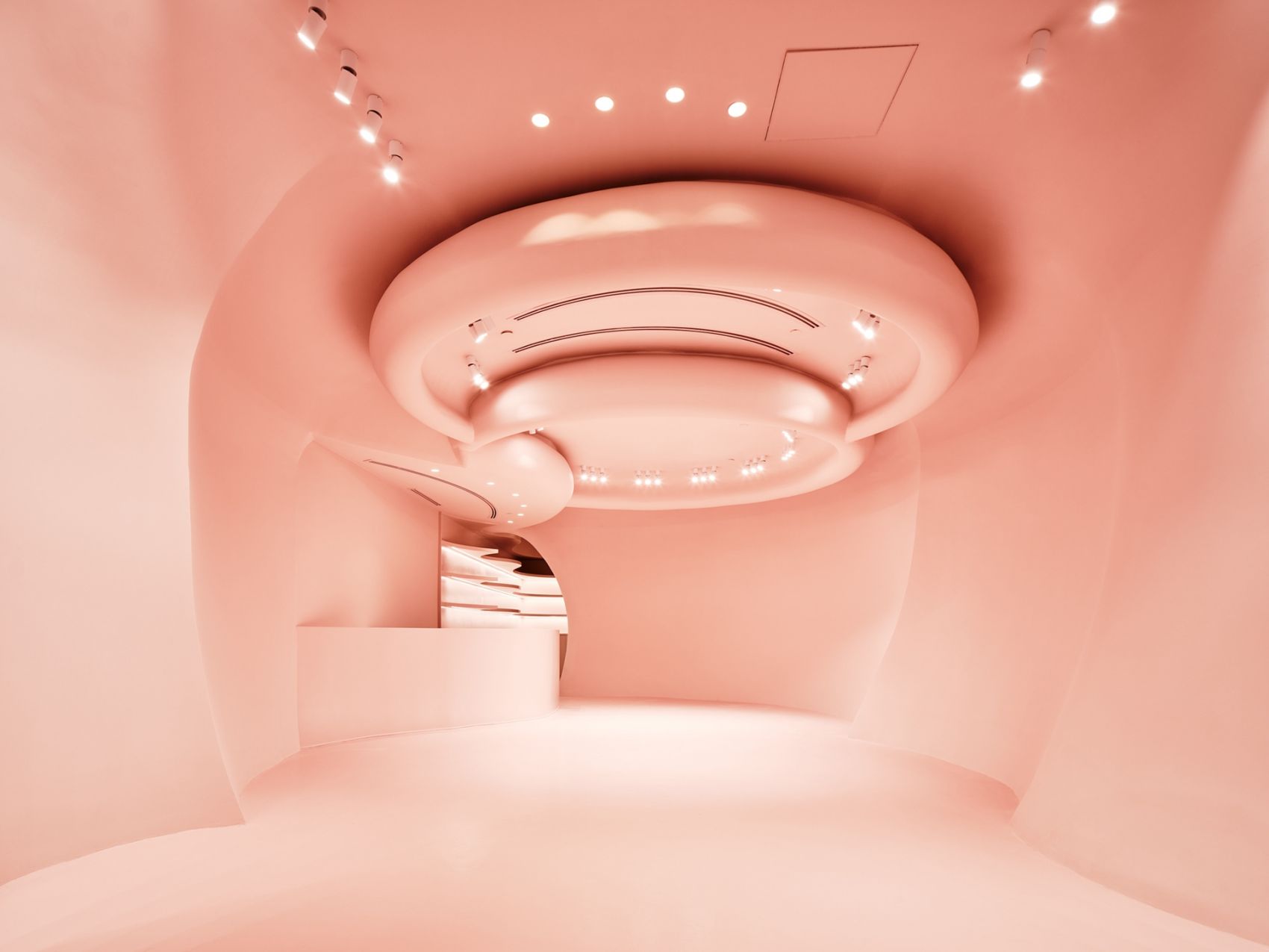 科威特市Al Hamra豪华购物中心的N品牌精品店图片