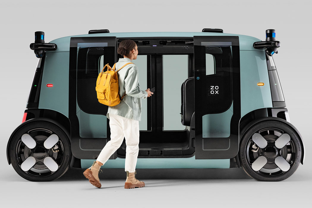 电动汽车的核心是一个133kWh的电池组,该电池组一次充电即可连续运行10小时,能够在一个充电周期后至少行驶300英里