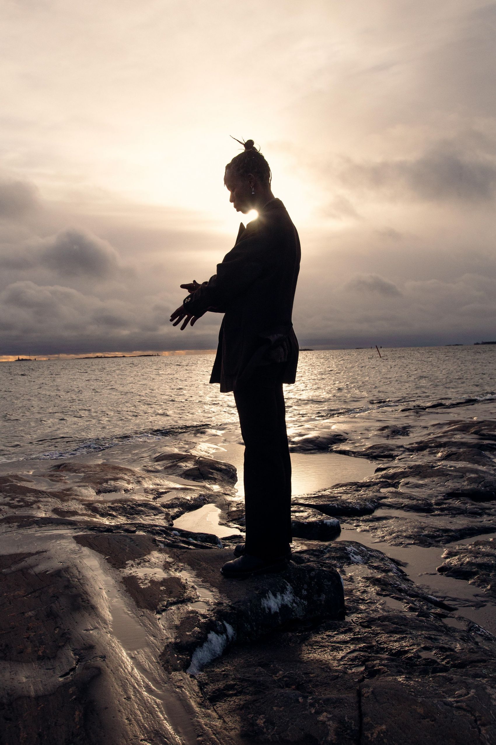 Emmanuel-俏皮的非洲“小姐姐”封面大图