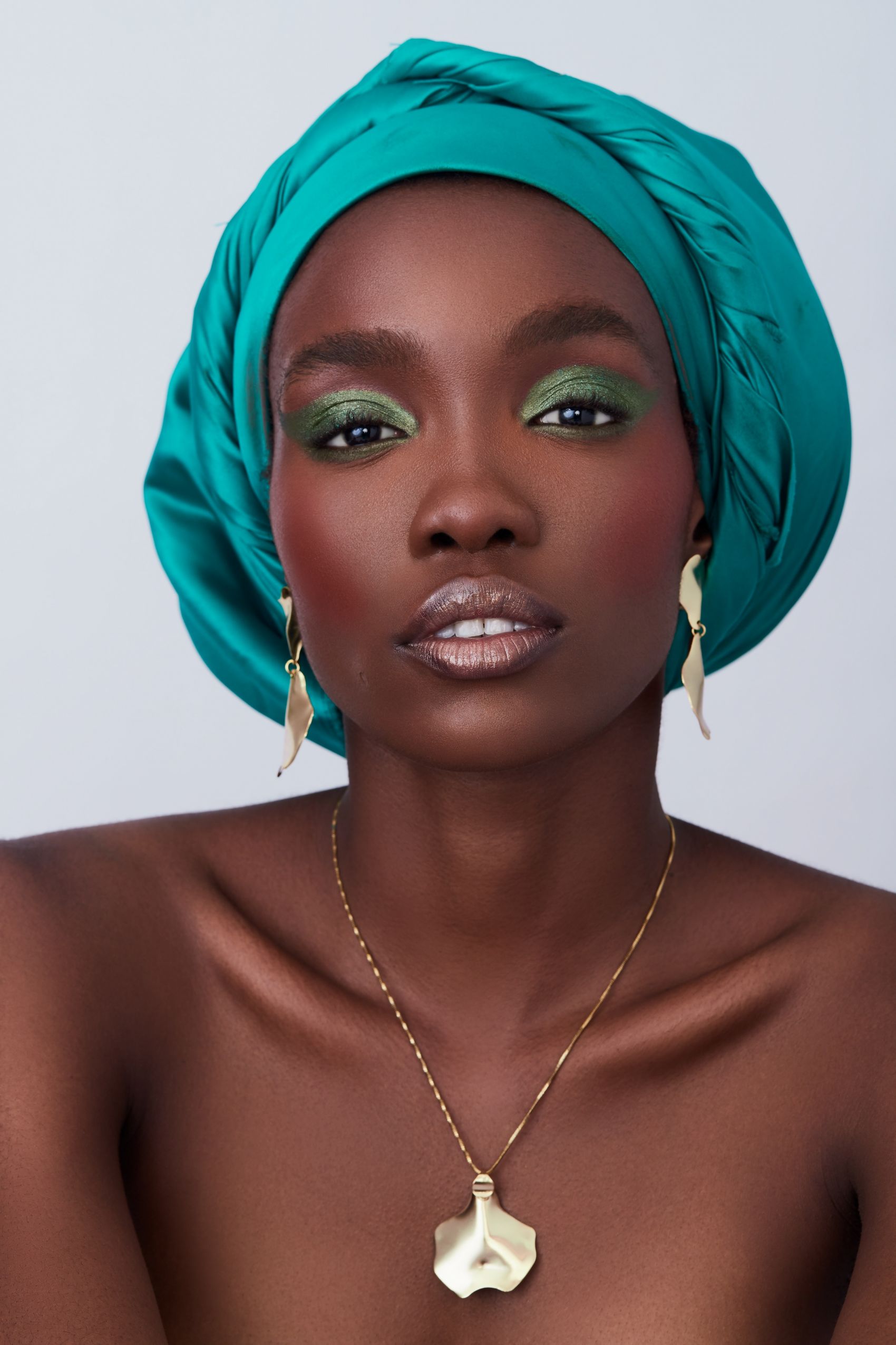 Creative Hair-黑人女性的创意发型与彩妆