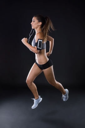 奔跑的马拉松女郎