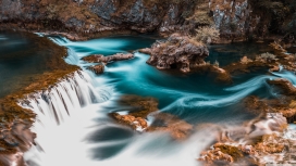 大自然瀑布水潭