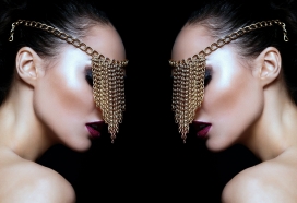 对称的面饰女郎