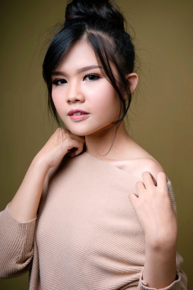 时尚细腻的东方女性人像