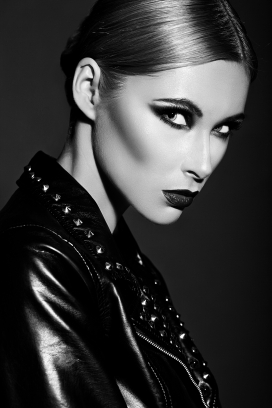 质感气质女郎黑白人像