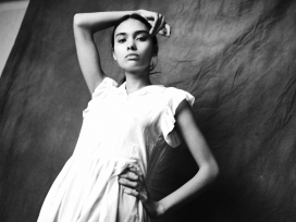 黑白人像摄影图片