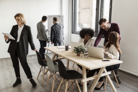 办公室里的团队同事白领