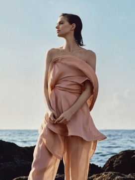 瑞安妮·范·哈肯-现代时尚感的哈珀西班牙时装展