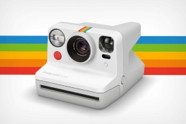 具备自动对焦和双重曝光功能的拍立得相机