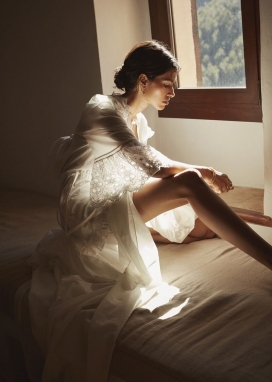 詹妮·拉格兰-自然美景的逃脱-《服装》杂志2020年夏季