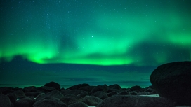 美丽的绿色北极天空