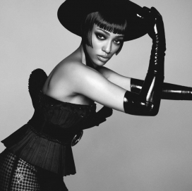 安娜·德罗·鲁索-《 Vogue》杂志日本