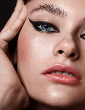 pogorela-雀斑女郎