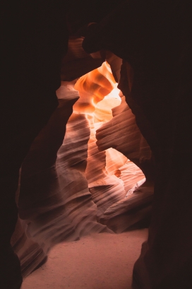 丹霞山洞的光芒