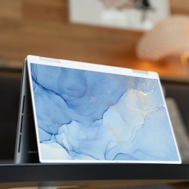 大理纹纹路的平板电脑