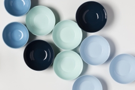 漂亮的蓝色风格碗