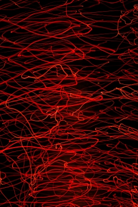 交叉在一起乱七八糟的红色线条